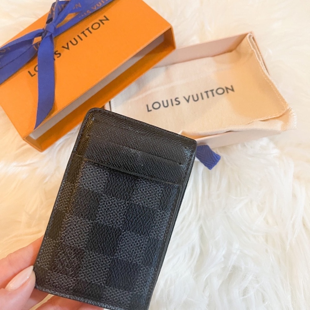 Damier Graphite Neo Porte-Cartes 
Authentic LV.